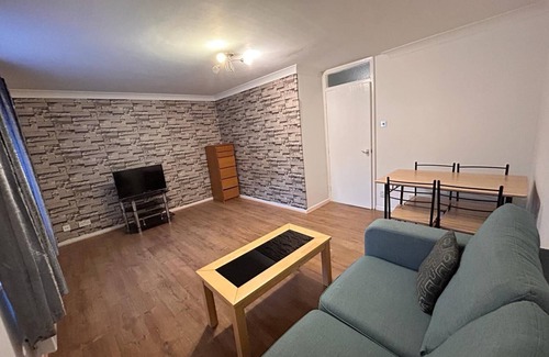 Whalebone Apartamento | Specious 1 Bed flat in east London with Parking and free wifi