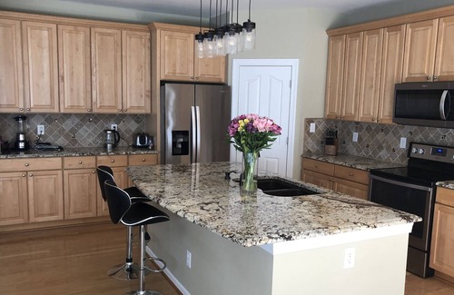 Charlotte Casa | Specious 2 story 5 bedroom home