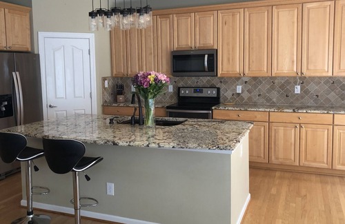 Charlotte Casa | Specious 2 story 5 bedroom home