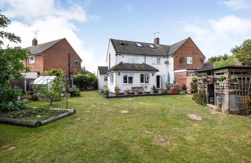 South Ockendon Casa | Specious 3bed property with parking & large garden