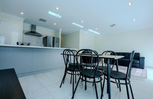 Brabham Casa | Spectacular 3 Bedroom, 2 Bathroom Home.