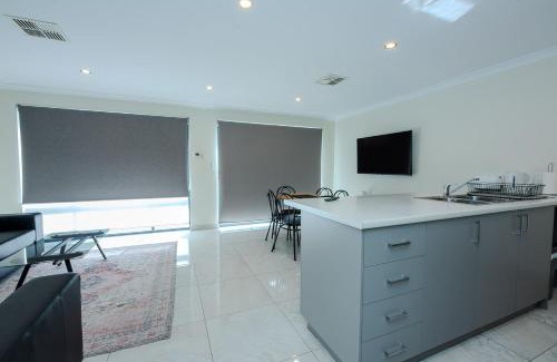Brabham Casa | Spectacular 3 Bedroom, 2 Bathroom Home.