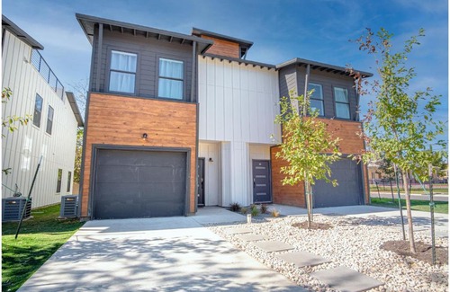 Denver Heights Apartamento | Spectacular 3 BR plus 2 and a half BA Apt Near Downtown