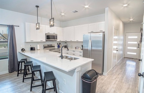 Denver Heights Apartamento | Spectacular 3 BR Plus 2 and a Half BA Apt Near Downtown