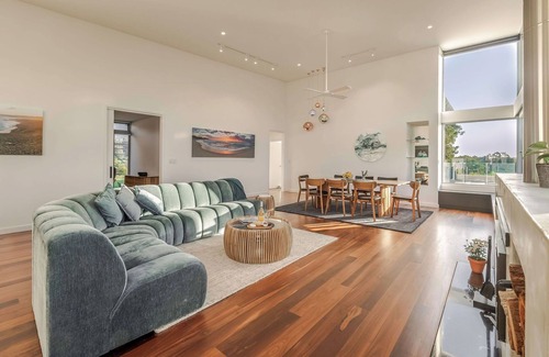 Yallingup Casa | SPECTACULAR 4 BEDROOM, 3 BATHROOM COUNTRY SIDE ESCAPE SITUATED