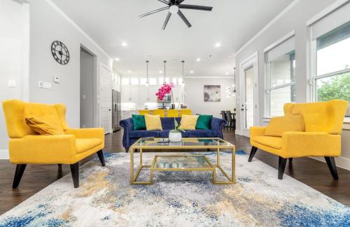 West Dallas Casa | Spectacular 4BRs Home in Downtown Dallas