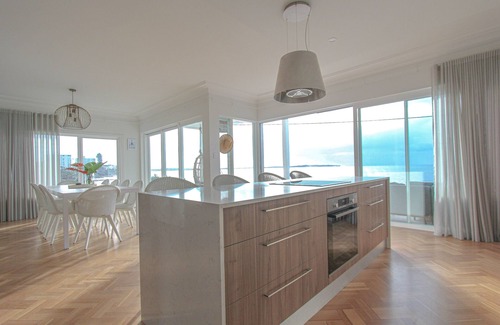 Cronulla Casa | Spectacular 5 Bedroom Ocean Front Home - Ranked in top 20 beach houses in NSW!