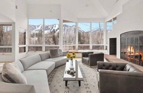 Aspen Casa | SPECTACULAR 6 BEDROOM HOME ON WILLOUGHBY WAY ASPEN