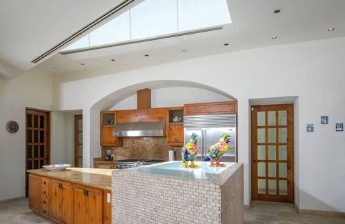 Los Cabos Villa | Espectacular 8 BR Ocean View Casa Tita cuenta con A / C, WiFi, Wet Bar, piscina y más.