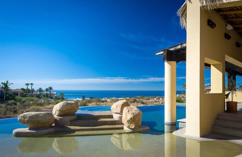 Los Cabos Villa | Espectacular 8 BR Ocean View Casa Tita cuenta con A / C, WiFi, Wet Bar, piscina y más.