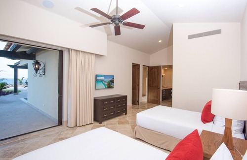 Los Cabos Complejo | SPECTACULAR BEACH FRONT Estate House in a Luxury Golf Resort