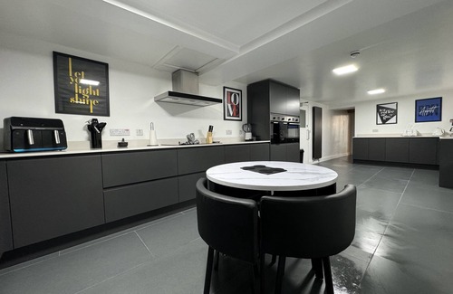 Bude Casa | Spectacular beach front luxury house, sleeps 22+