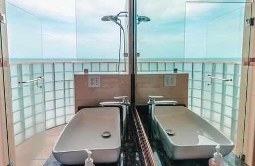 Boca Corona Apartamento | SPECTACULAR BEACHFRONT SUITE WITH MAGNIFICENT VIEW - GOLDEN COWRY