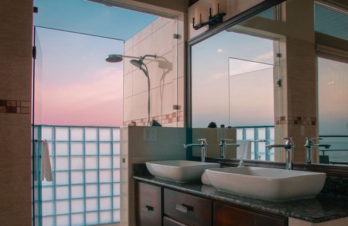 Boca Corona Apartamento | SPECTACULAR BEACHFRONT SUITE WITH MAGNIFICENT VIEW - GOLDEN COWRY