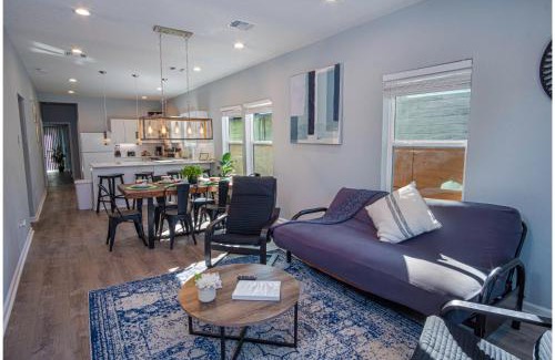 Eastside Promise Neighborhood Casa | Spectacular Brand New 4BR2.5BA Near DT Riverwalk