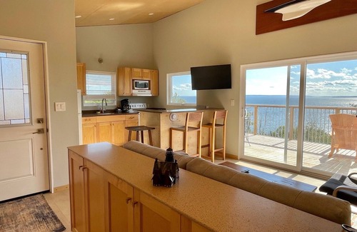 Iona Cabina | Spectacular Bras d’Or view, 1 bedroom suites w/ full kitchen