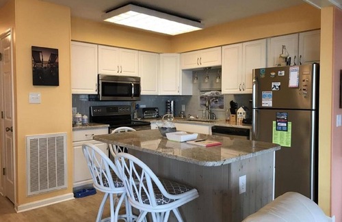 Emerald Isle Condominio | Espectacular Direct Oceanfront 2BR Condo en Emerald Isle NC