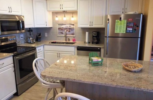 Emerald Isle Condominio | Espectacular Direct Oceanfront 2BR Condo en Emerald Isle NC