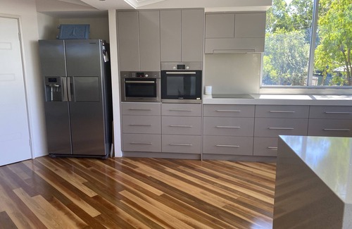 Eagle Bay Casa | Spectacular Eagle Bay beachside home