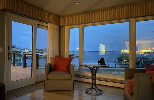 Aquebogue Casa | Espectacular casa familiar en la Bahía Peconic con magníficas vistas al agua