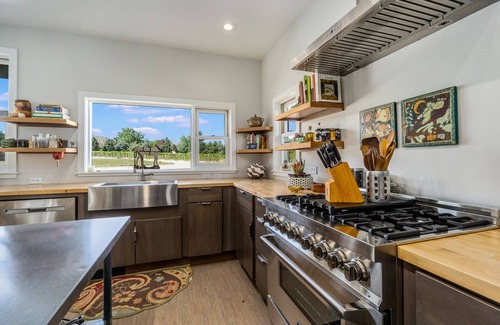 Fort Collins Casa | Spectacular Home in Peaceful Area Vineyard Views