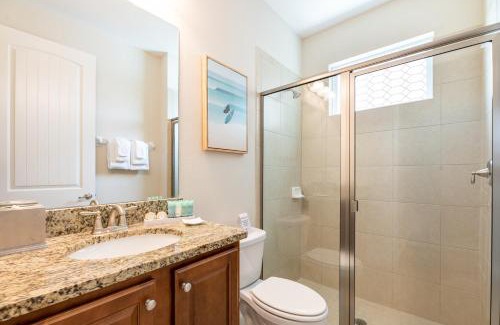 West Kissimmee Casa | Spectacular Home Near Disney With Private Pool, Movie Theater And Pool Table With Waterpark & Resort Access - 332Sf