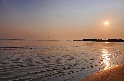 Fort Erie Casa | SPECTACULAR LAKE FRONT HOUSE ON CRESENT BEACH FORT ERIE ONTARIO CANADA