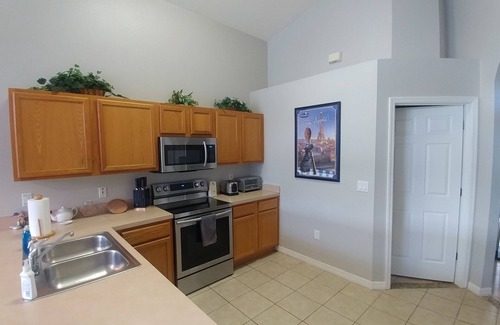 West Kissimmee Casa | Spectacular Lake View - Game/Media Room - Vacation Home Close to Disney