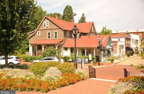 Historic District Apartamento | Spectacular Location Two Bedroom State Circle Apartment