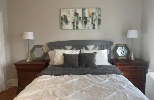 Historic District Apartamento | Spectacular Location Two Bedroom State Circle Apartment