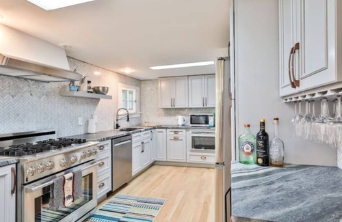 Shandaken Casa | Spectacular Modern Farmhouse - Town, Hike & Swim