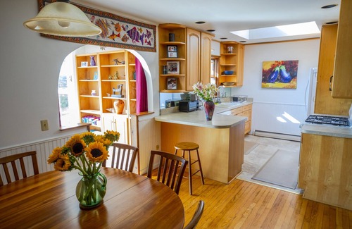 Newfield Casa | Spectacular Mountain View, Sunroom, Hot Tub, Secluded, Peaceful Getaway