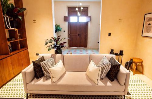 Centro Apartamento | Spectacular newly remodelled Colonial House with plunge pool