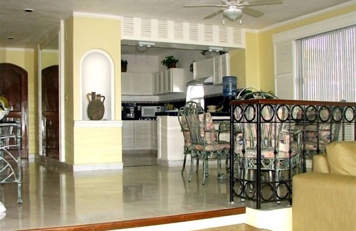 Ixtapa Villa | Espectacular villa frente al mar en Ixtapa ... ¡A solo unos pasos de una playa limpia y hermosa!