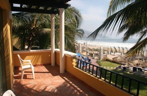 Ixtapa Villa | Espectacular villa frente al mar en Ixtapa ... ¡A solo unos pasos de una playa limpia y hermosa!