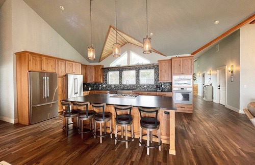 Seal Rock Casa | Spectacular Ocean Front Home - 30+ Night Stays! Hot Tub, Dog Friendly!