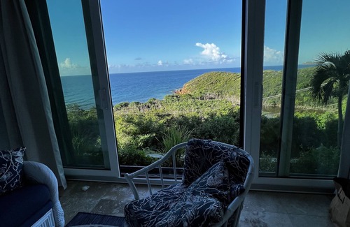 Bolongo Bay Apartamento | Spectacular ocean view!