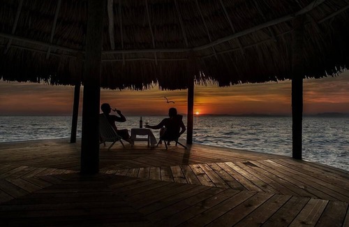 Thatch Caye Complejo | Spectacular Ocean Views Cabana w/ Private Roof Patio - A/C Included