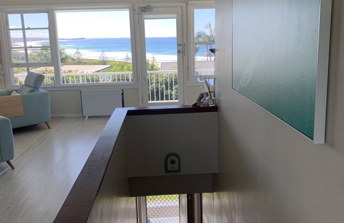 Dalmeny Casa | Espectaculares vistas al mar desde esta casa de playa de los años 60, perfectamente actualizada.