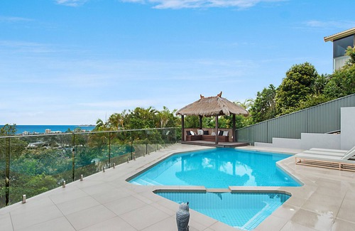 Tugun Casa | Spectacular Ocean Views - Modern 3 bedroom with Pool