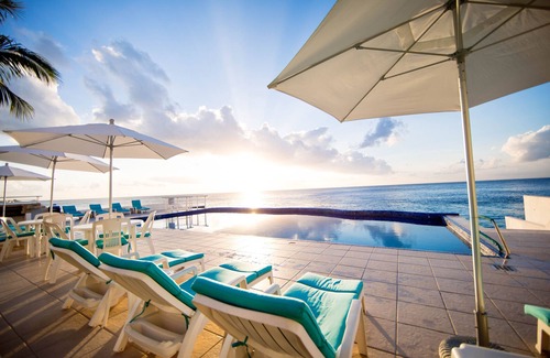Zona Hotelera Norte Condominio | Último condominio renovado 3BR / 3BA en el mar, Miramar 302