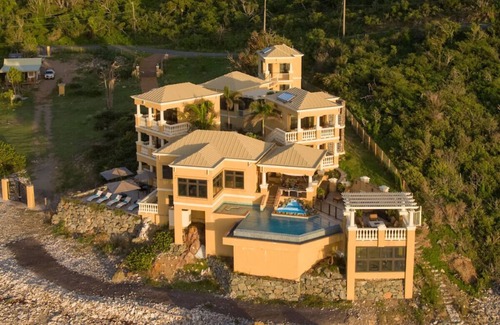 Estate Johns Folly Villa | Espectacular Villa frente al mar 4 BDRM expansiva