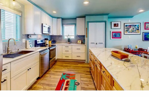 Indian Beach Condominio | Spectacular partial ocean view 2BR 2BA large top floor condo-beachfront complex!