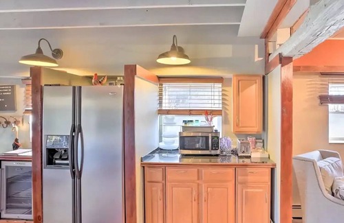 Jefferson Casa | Spectacular Restored Barn & Estate w/ Playground, Firepit, Patio- Pet-Friendly!