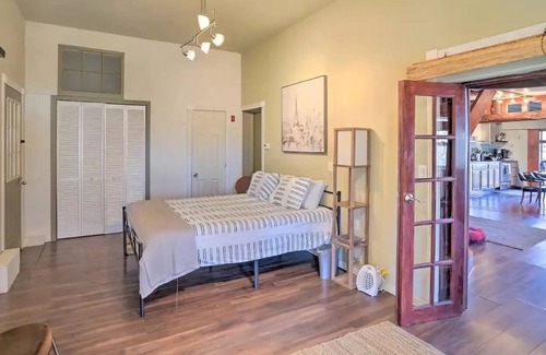 Jefferson Casa | Spectacular Restored Barn & Estate w/ Playground, Firepit, Patio- Pet-Friendly!