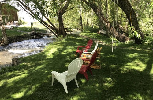 Bozeman Casa | Casa rústica de 4 dormitorios en Sourdough Creek, a solo minutos del centro de Bozeman