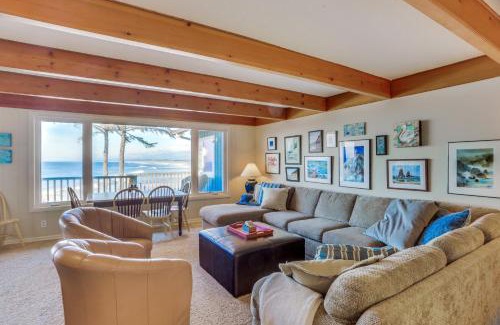 Seaside Casa | Spectacular Seaside Surf-View Home