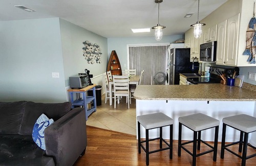 Ocean Isle Beach Condominio | Spectacular Sunset Views from this Top/3rd floor condo, 2 bed/2 bath
