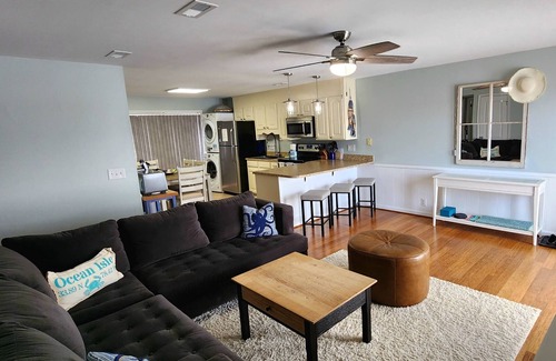 Ocean Isle Beach Condominio | Spectacular Sunset Views from this Top/3rd floor condo, 2 bed/2 bath