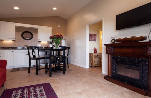 Atascadero Casa | Espectacular vista en el medio de Wine Country: Private 1-Bedroom Guesthouse